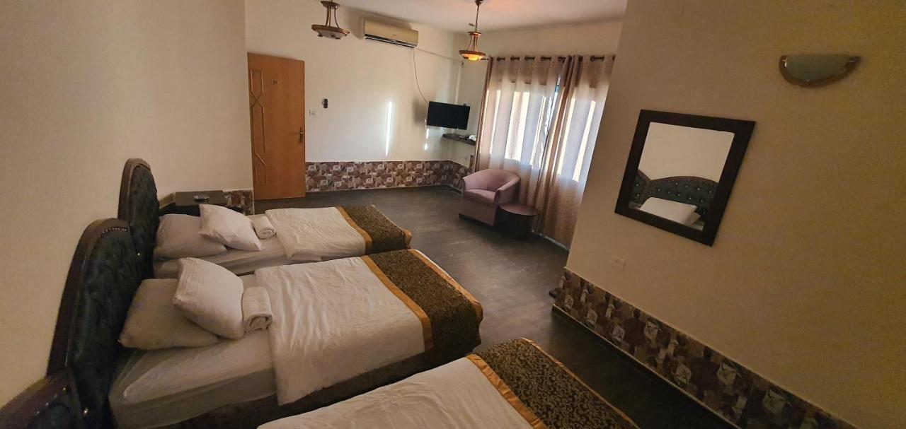 Crystal Hotel فندق كريستال ナーブルス エクステリア 写真