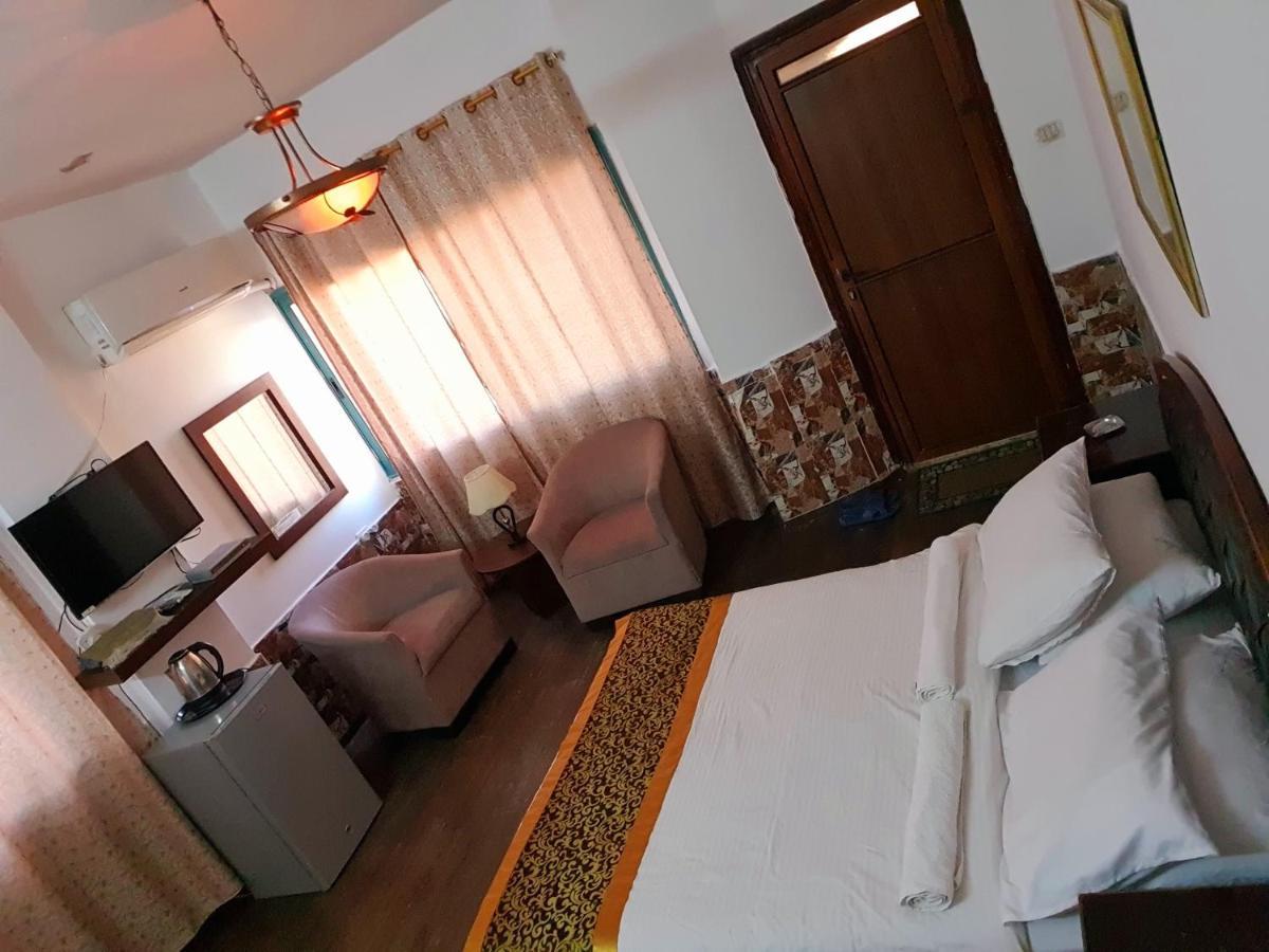Crystal Hotel فندق كريستال ナーブルス エクステリア 写真