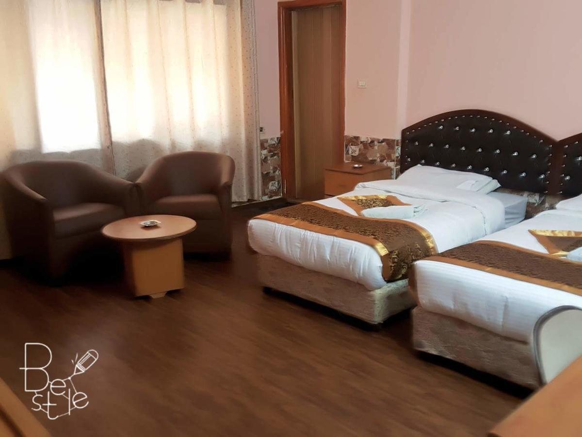 Crystal Hotel فندق كريستال ナーブルス エクステリア 写真