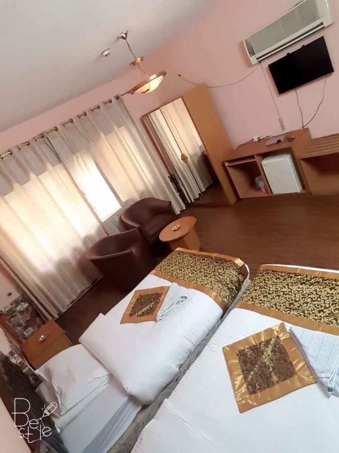 Crystal Hotel فندق كريستال ナーブルス エクステリア 写真