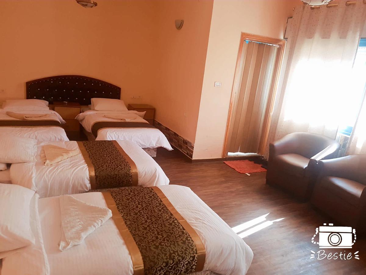 Crystal Hotel فندق كريستال ナーブルス エクステリア 写真